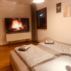 Modern&cozy 2 Wohnung, Balkon, Parkplatz Salzweg
